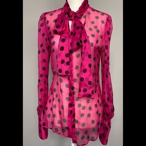 Size 40, neck tie detail
